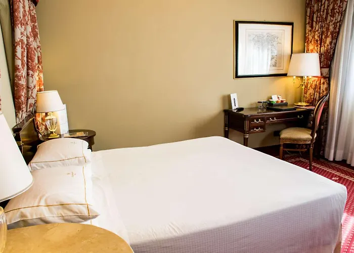 River Chateau 4* Roma