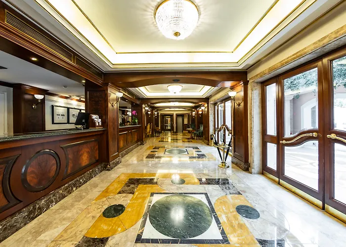 River Chateau Hotel