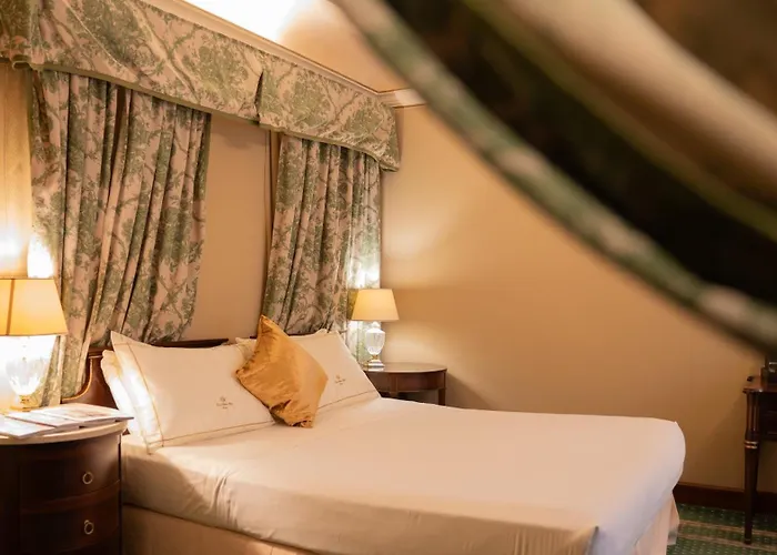 River Chateau Hotel 4*